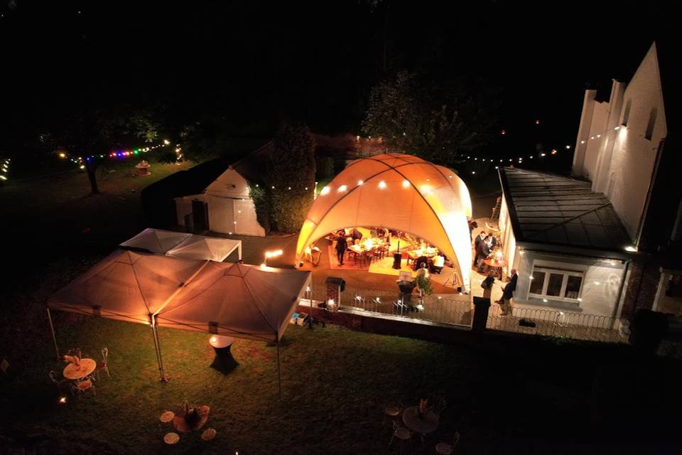 Location Tente Barnum - Idéal pour des événements en plein air