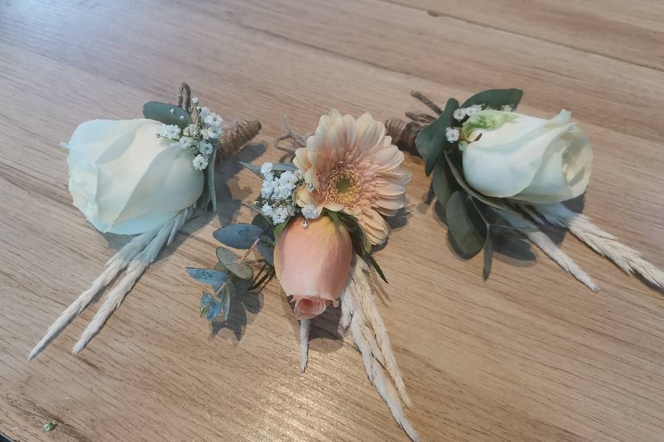 Boutonnières marié et témoins