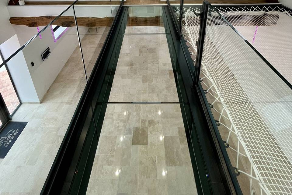 Passerelle vitrée