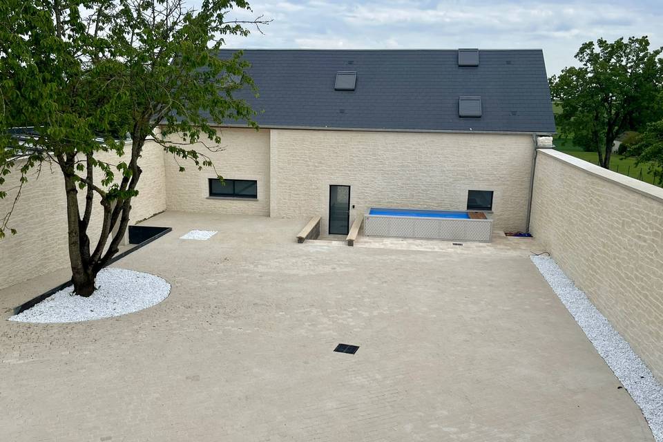 Cour interieure pavée 550m²