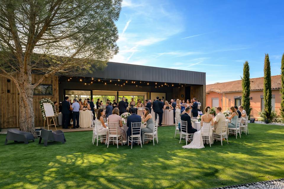 Repas de Mariage assis