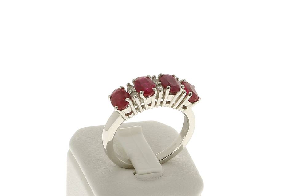 Bague rubis et diamants