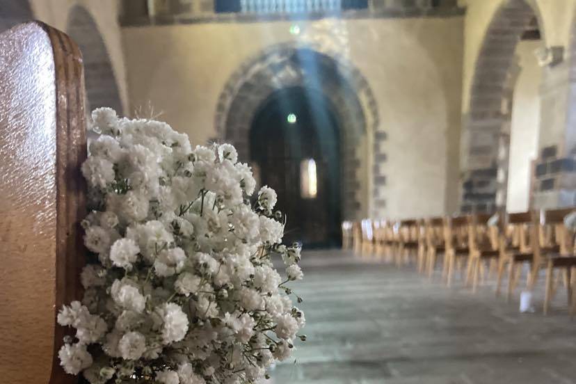 Bouquets bancs église