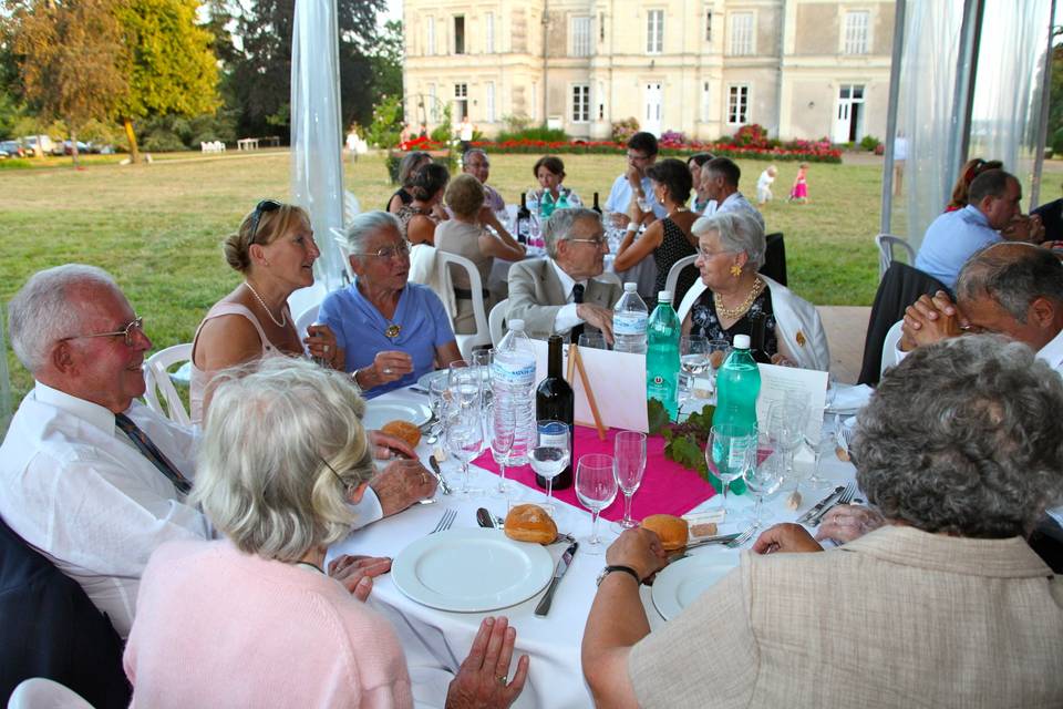 Un chapiteau pour dîner...