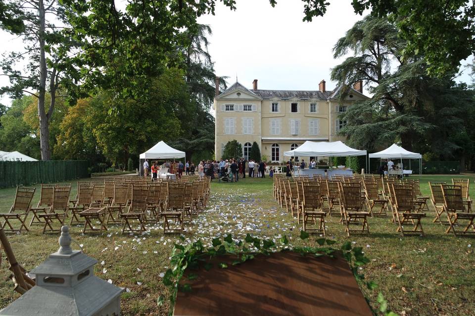 Cérémonie dans le parc