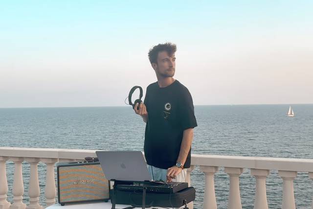 DJ set en bord de mer