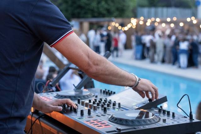 Club 1755 DJ ambiance