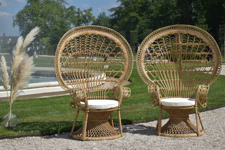 Fauteuils Emmanuelle et pampa