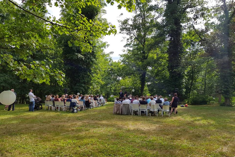 Cérémonie dans le Parc