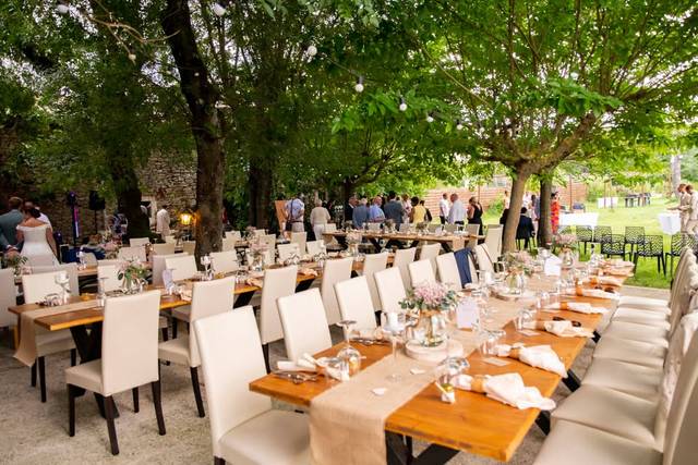 Repas sous terrasse