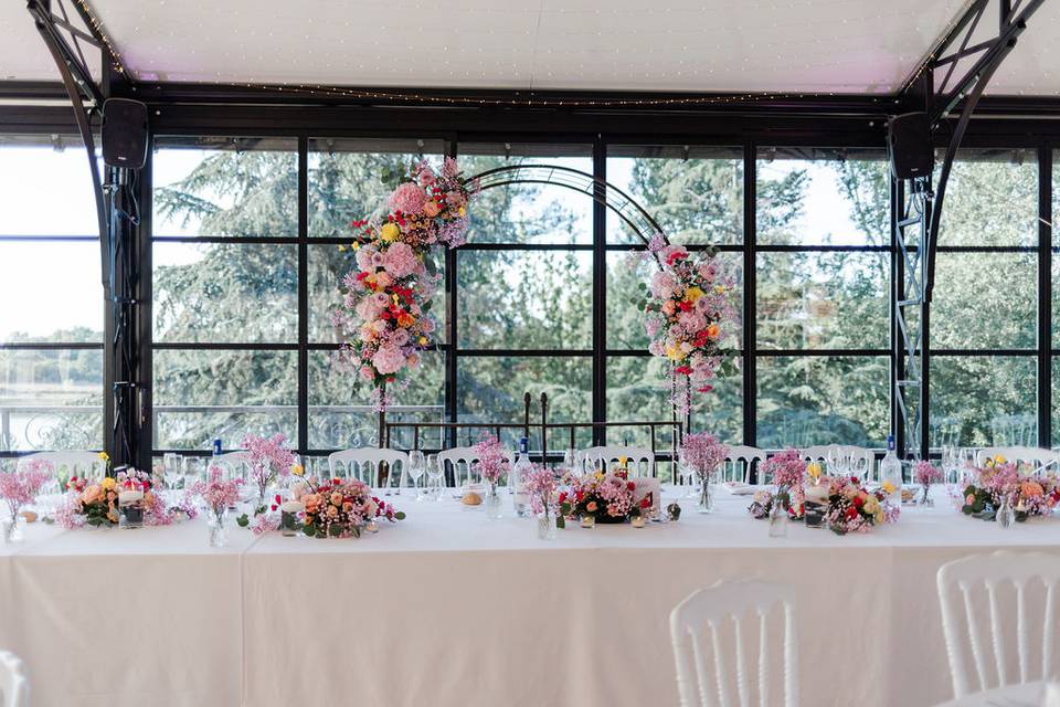 Salle de réception fleurie