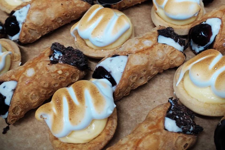 Mignardises sucrées cannoli