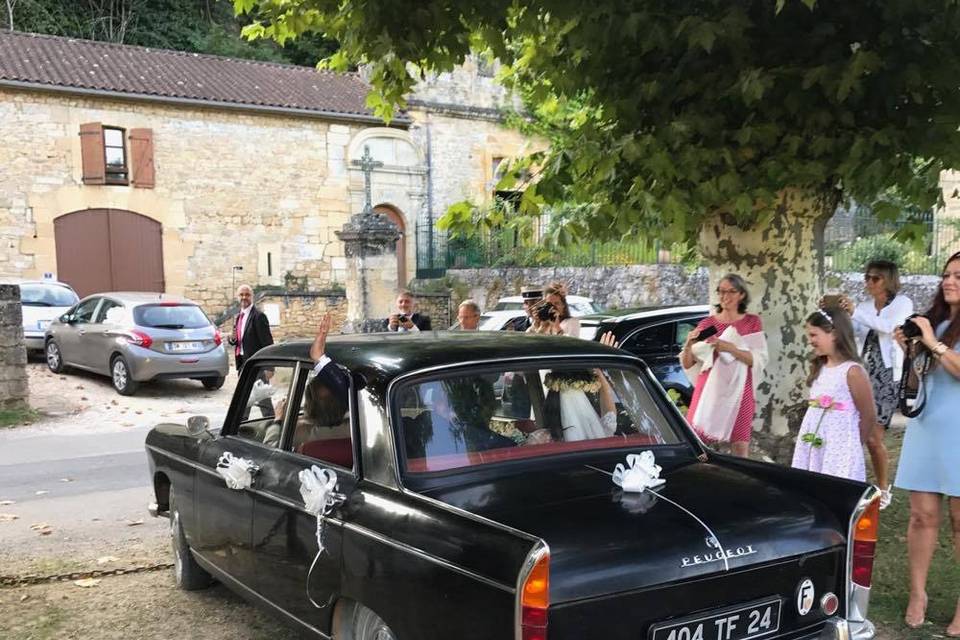 Véhicule cortège