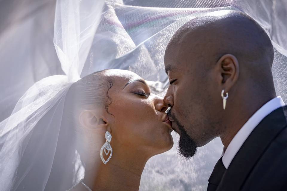 Sous le voile de l’amour
