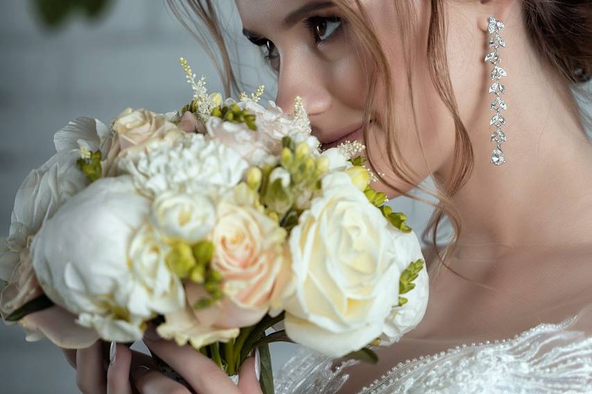 Mariée bouquet de roses