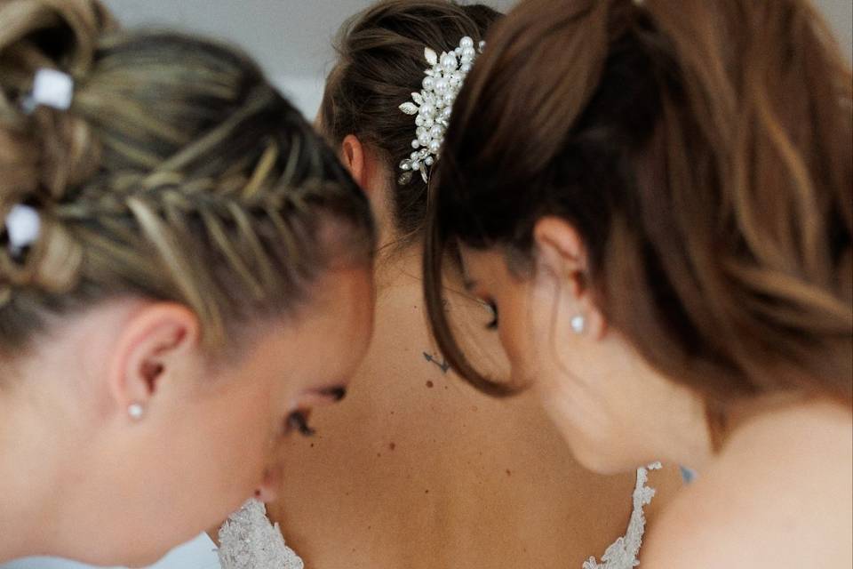 Habillement de la mariée