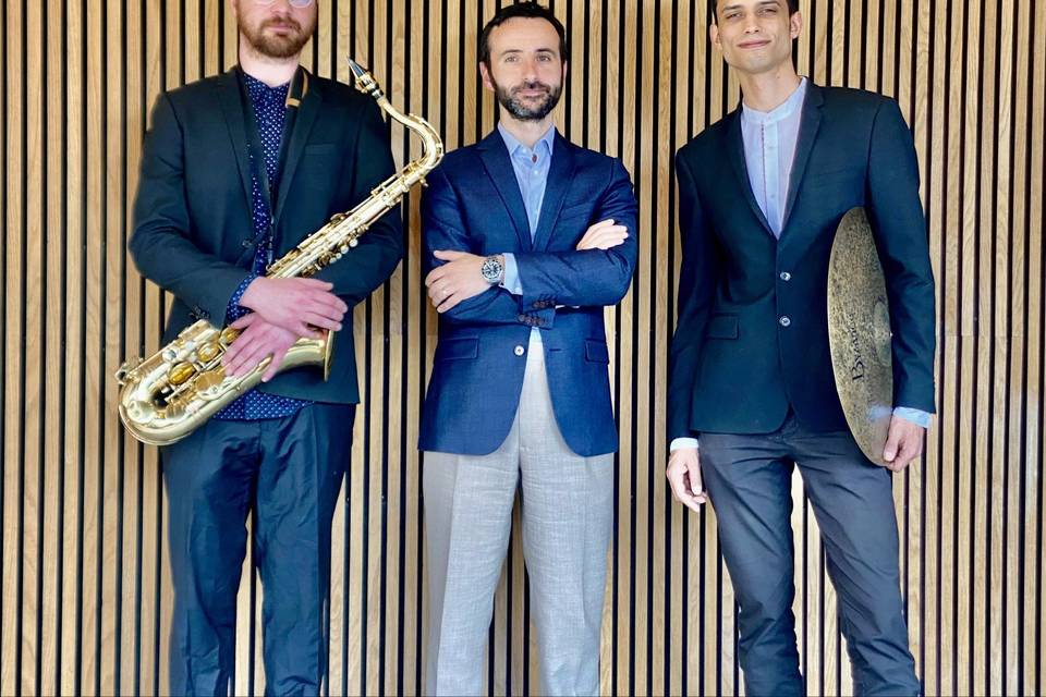 En trio saxophone et batterie