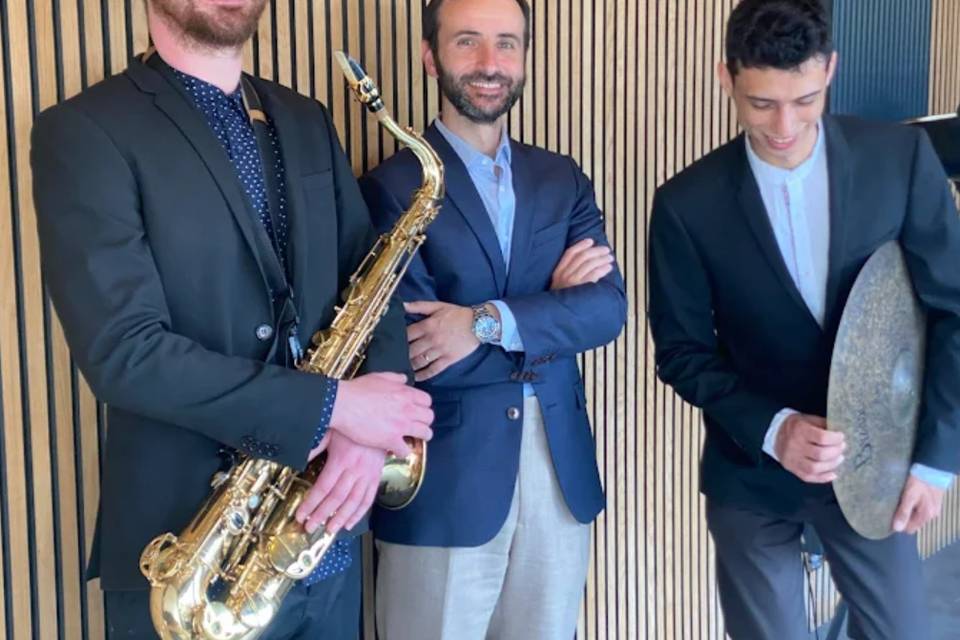 En trio saxophone et batterie