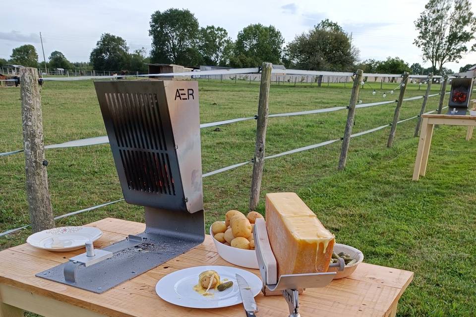 Raclette party au feu de bois