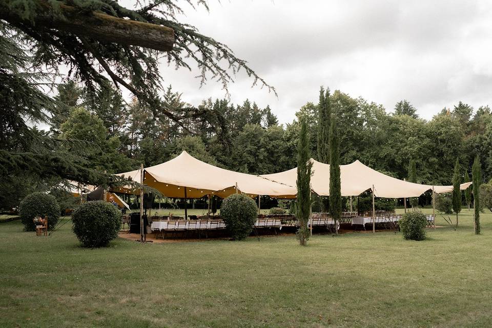 Tente pour dîner en extérieur