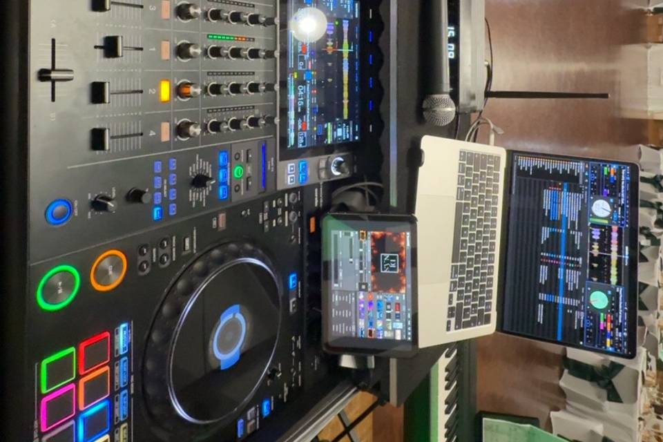 DJ NAS