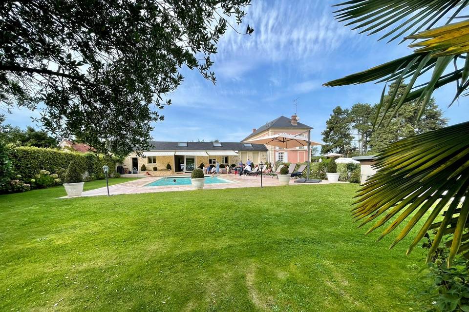 Pool house