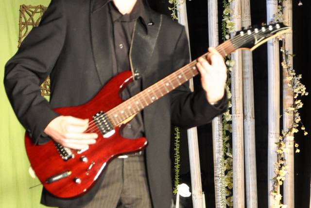 Caroso Music chant guitare