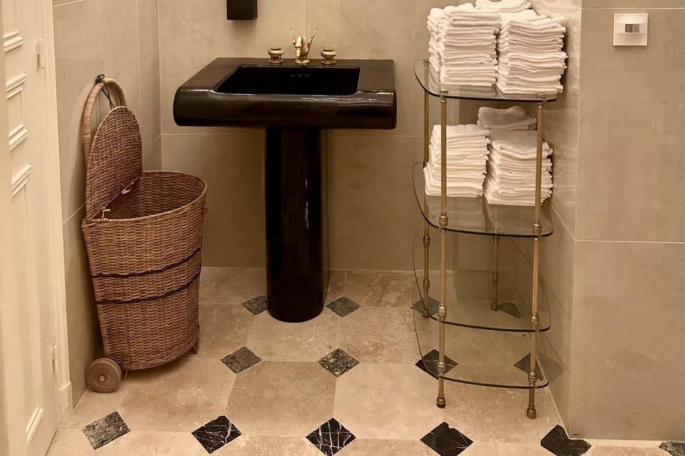 Toilettes Salon Orangerie