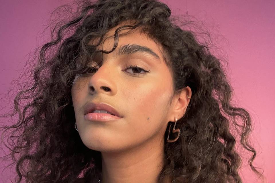 Nude makeup