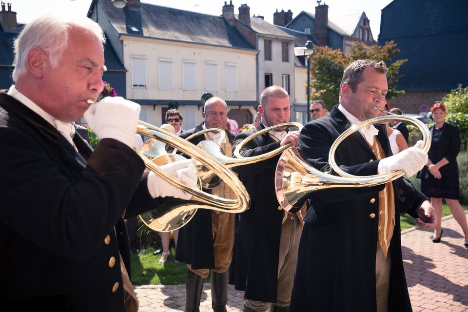 Sonneurs de cors sortie mairie