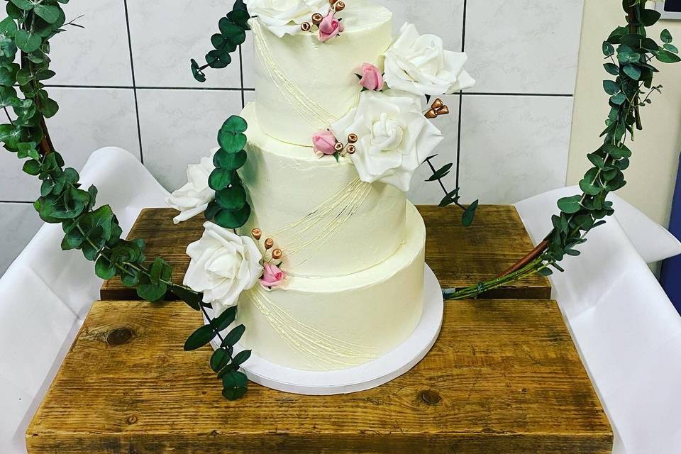 Nude cake fleurs en pâte à suc