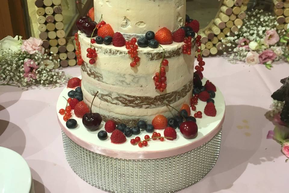 Nude cake fruits rouge