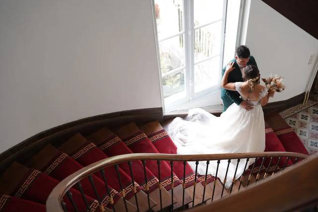 Couple escalier