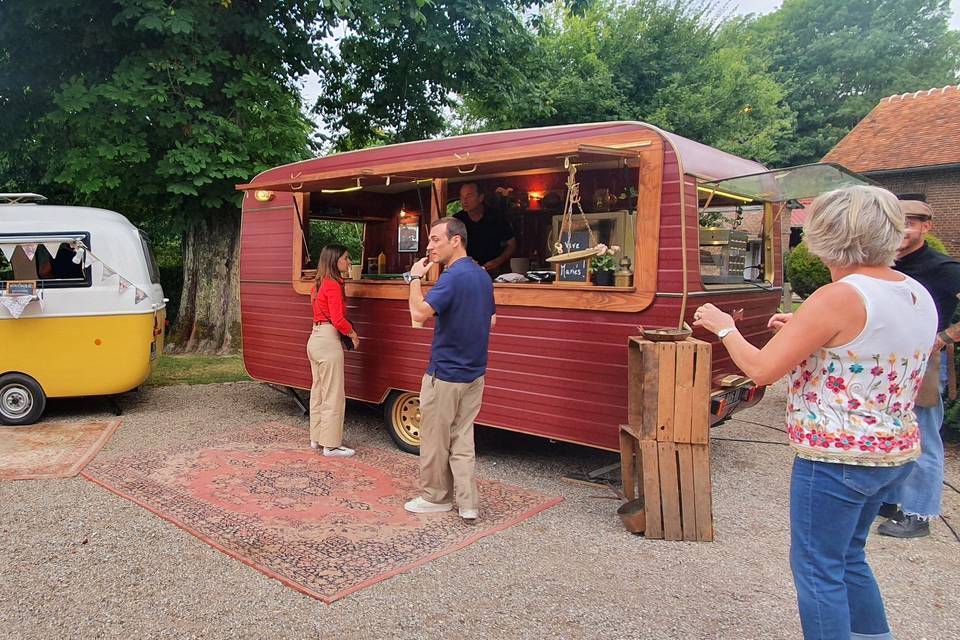 2 food trucks