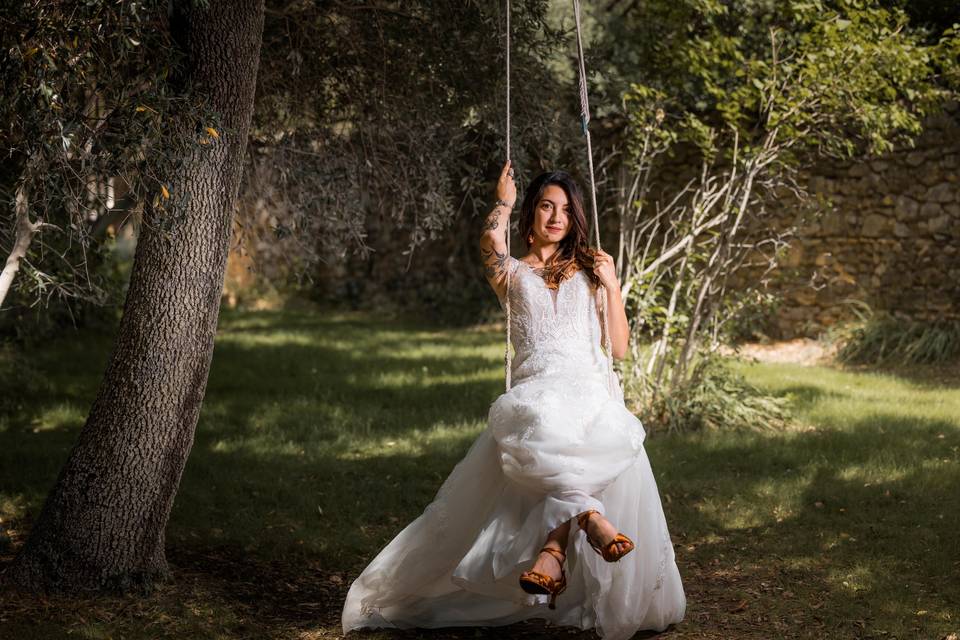 La mariée sur une balançoire