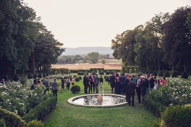 Le cocktail dans les jardins