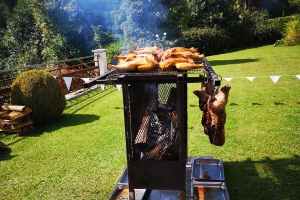 Barbecue, gigot d’agneau