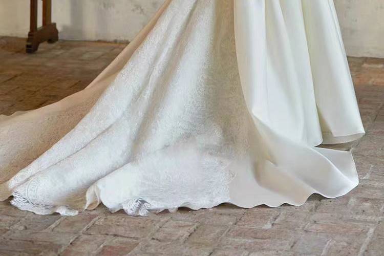 Robe de dos avec traine