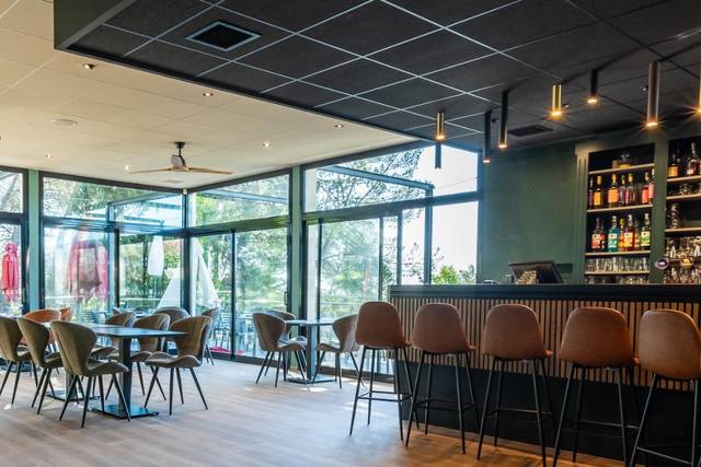Salle Bar