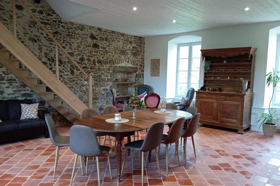 Salle à manger cuisine du gîte