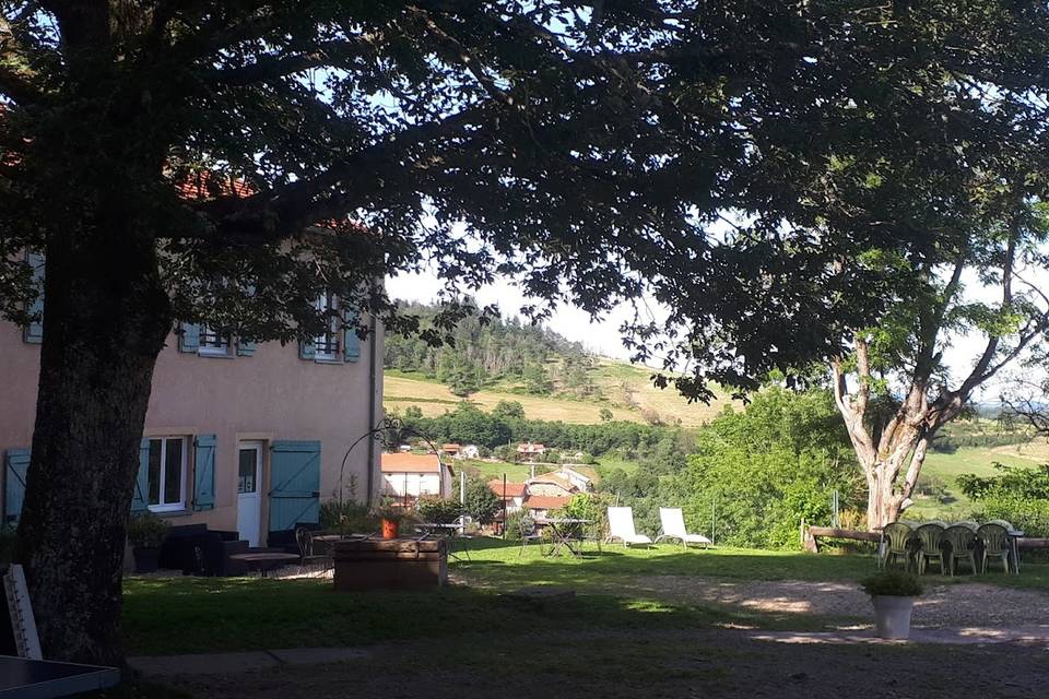 La cour 2