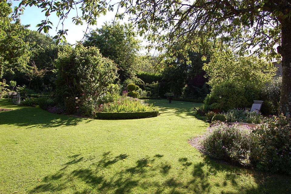 Le parc et ses coins de végétation