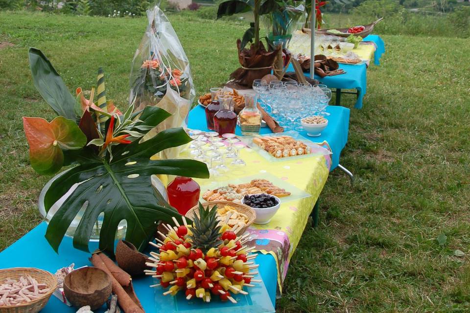 Vin d'honneur dans le parc