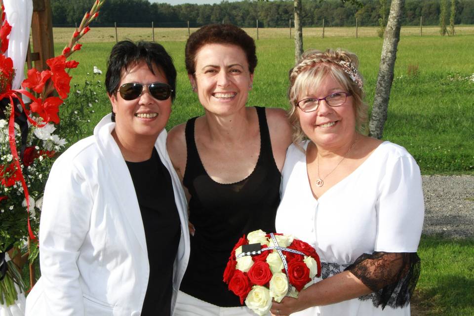 Photo des mariées et invité