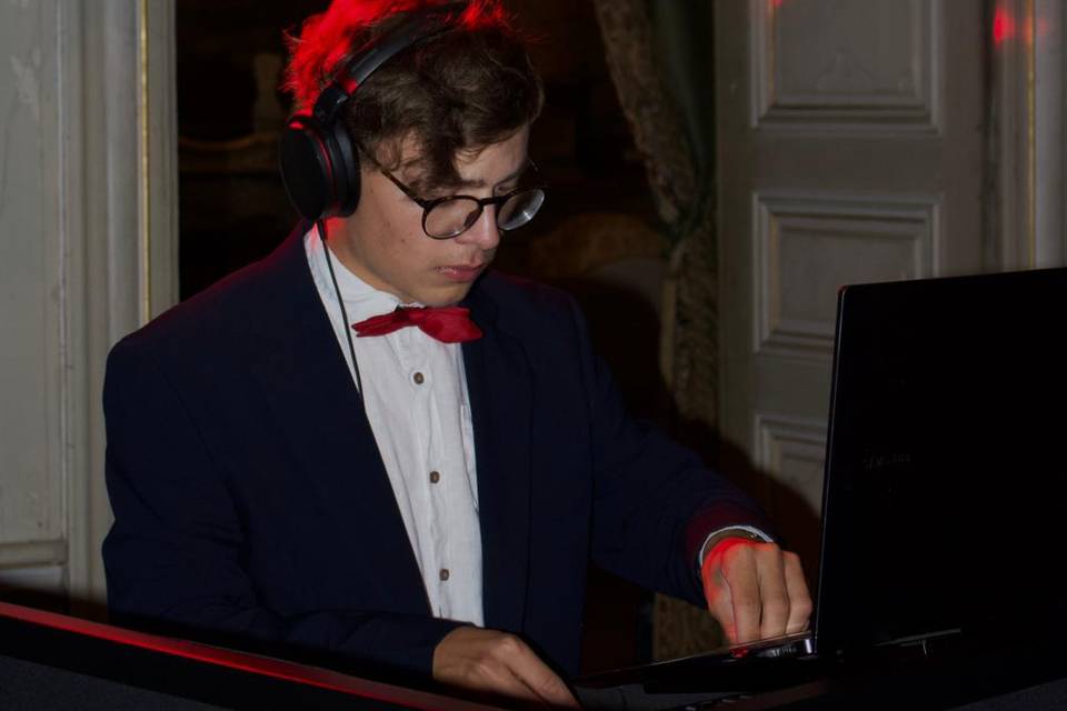 Dj Greg