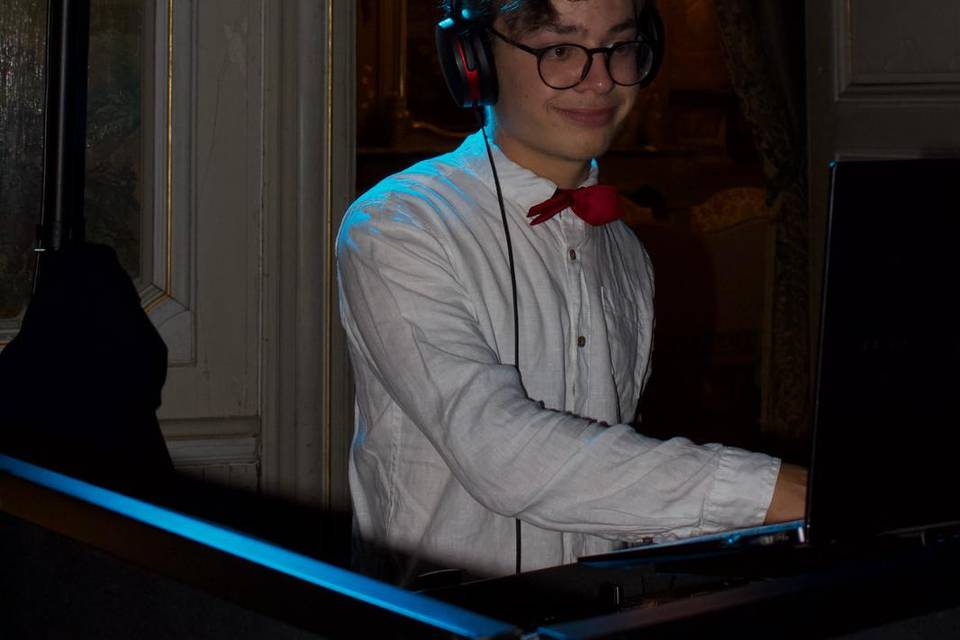 Dj Greg
