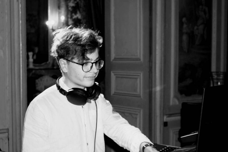 DJ Greg