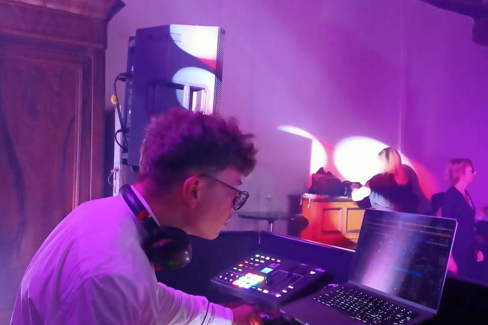 Dj Greg