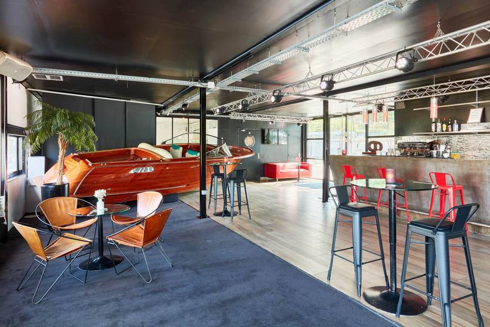 Entrée et bar