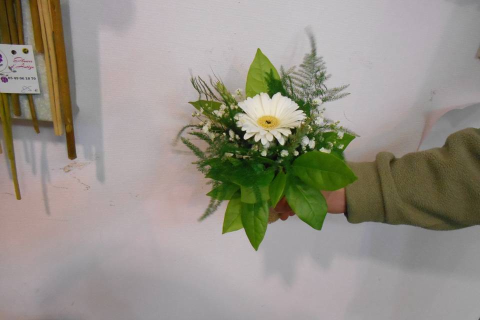 Bouquet mariée blanc corail